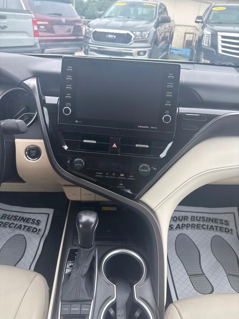 Toyota Camry XLE Auto (Natl) 2024