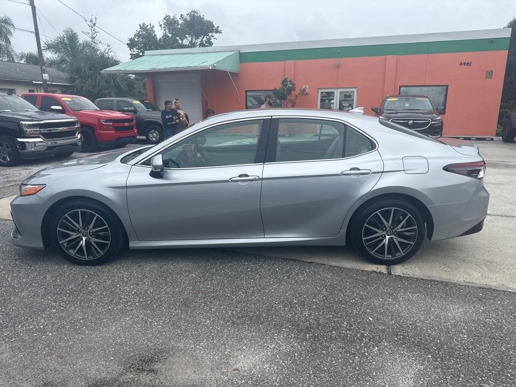 Toyota Camry XLE Auto (Natl) 2024