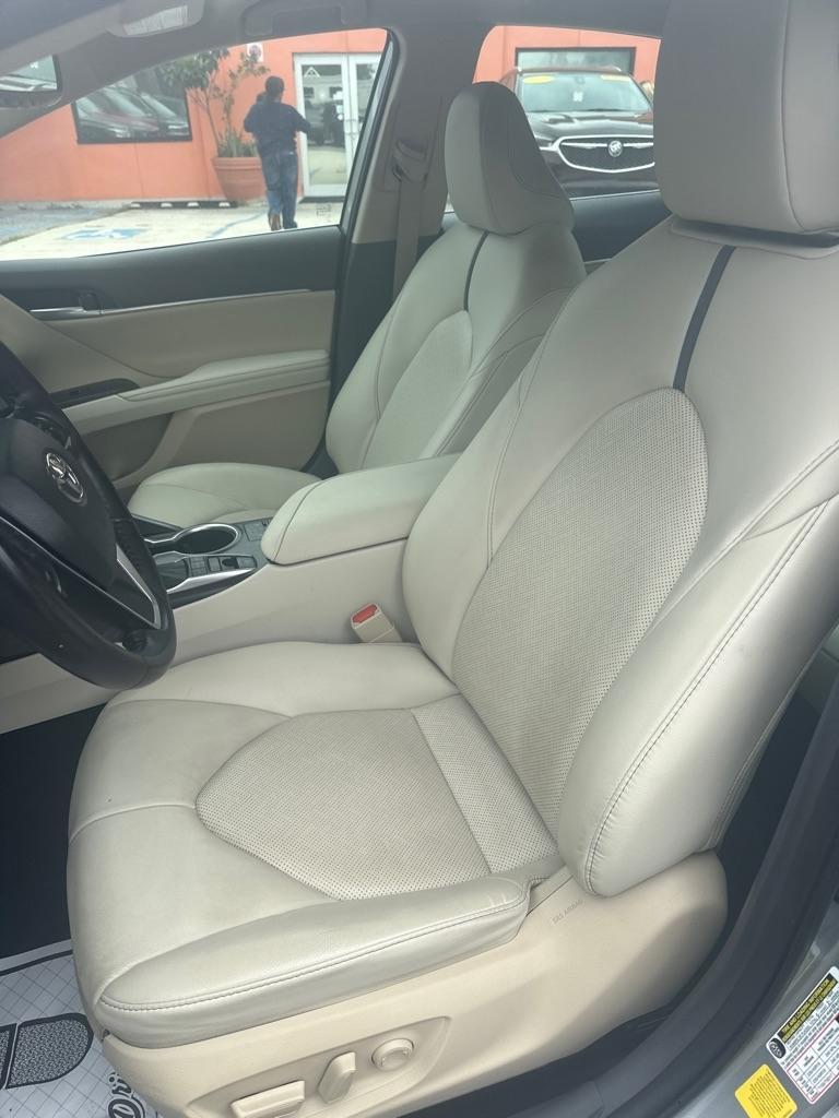 Toyota Camry XLE Auto (Natl) 2024