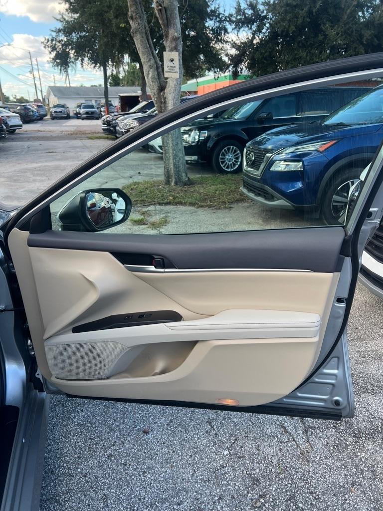Toyota Camry XLE Auto (Natl) 2024