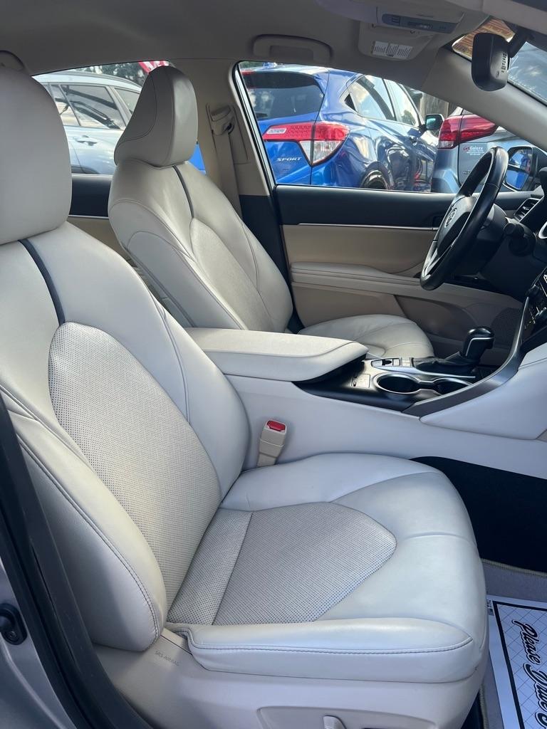 Toyota Camry XLE Auto (Natl) 2024