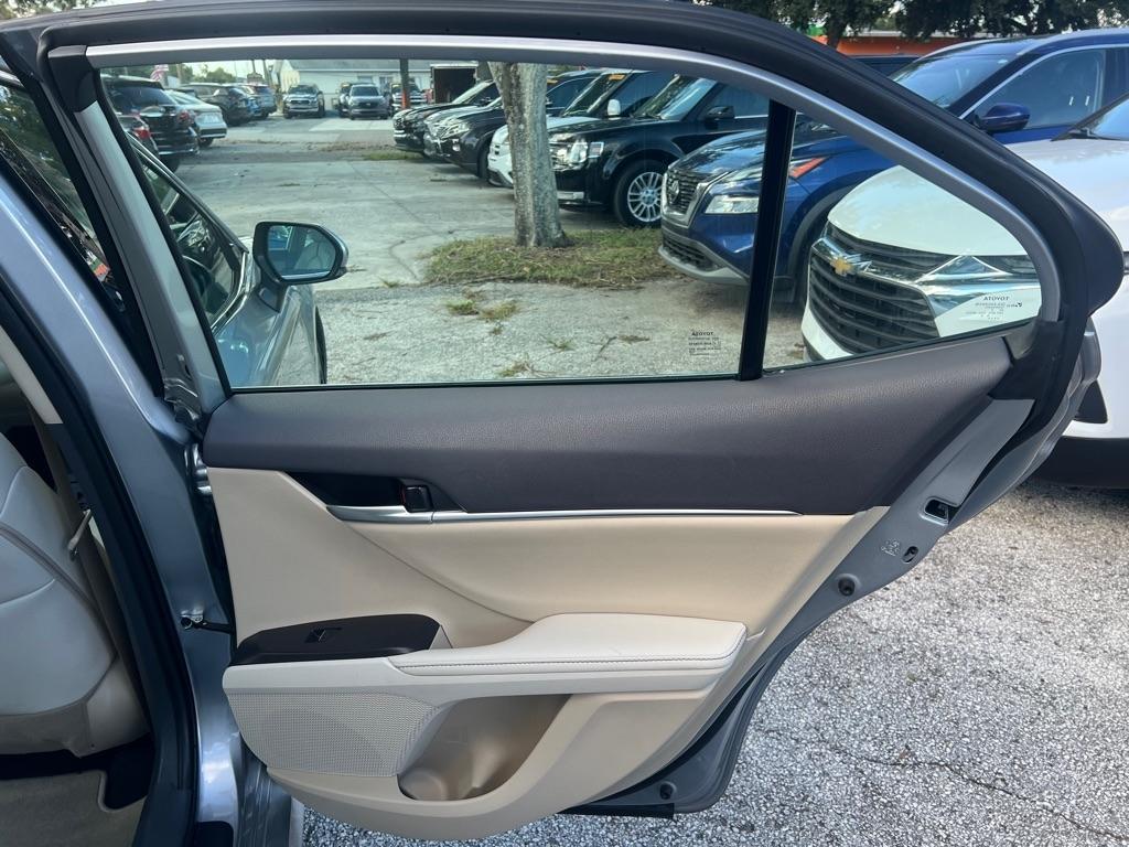 Toyota Camry XLE Auto (Natl) 2024