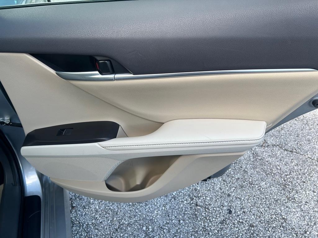 Toyota Camry XLE Auto (Natl) 2024