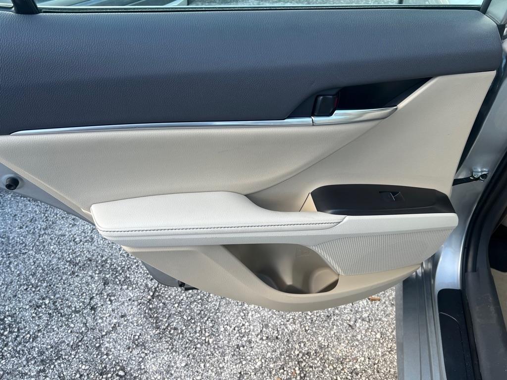 Toyota Camry XLE Auto (Natl) 2024
