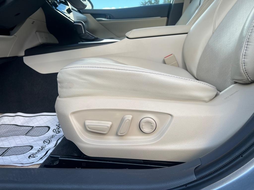 Toyota Camry XLE Auto (Natl) 2024