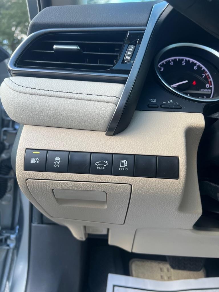 Toyota Camry XLE Auto (Natl) 2024