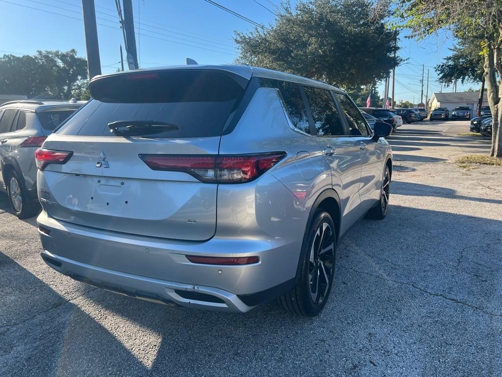 Mitsubishi Outlander SE Launch Edition FWD 2022