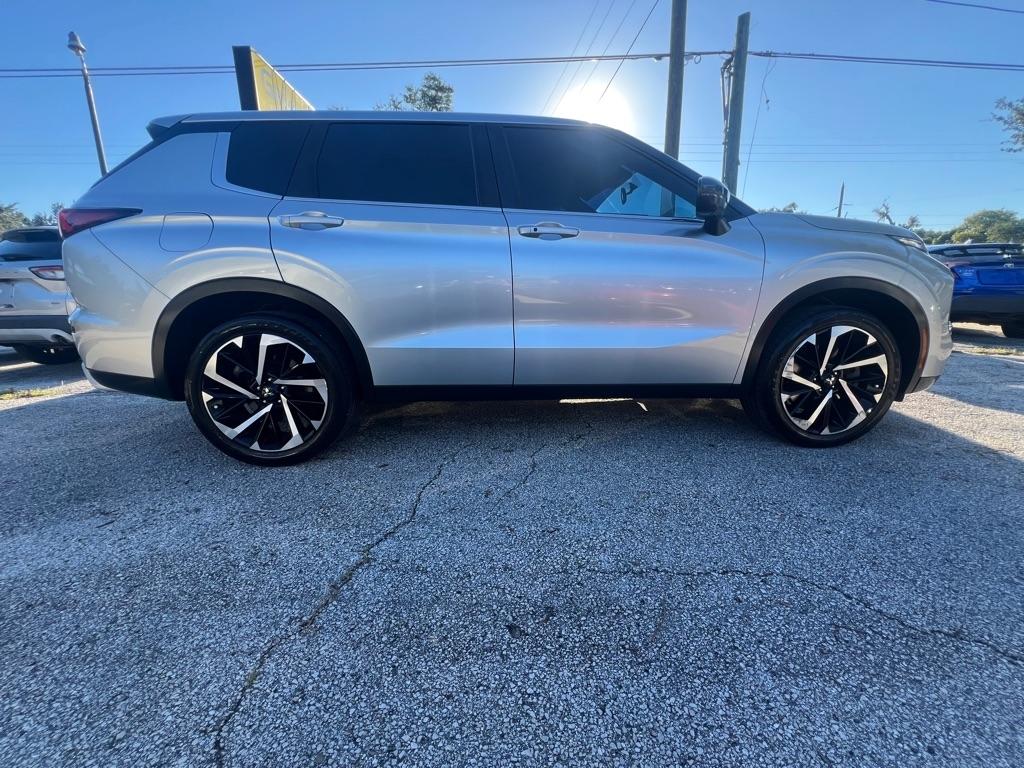 Mitsubishi Outlander SE Launch Edition FWD 2022
