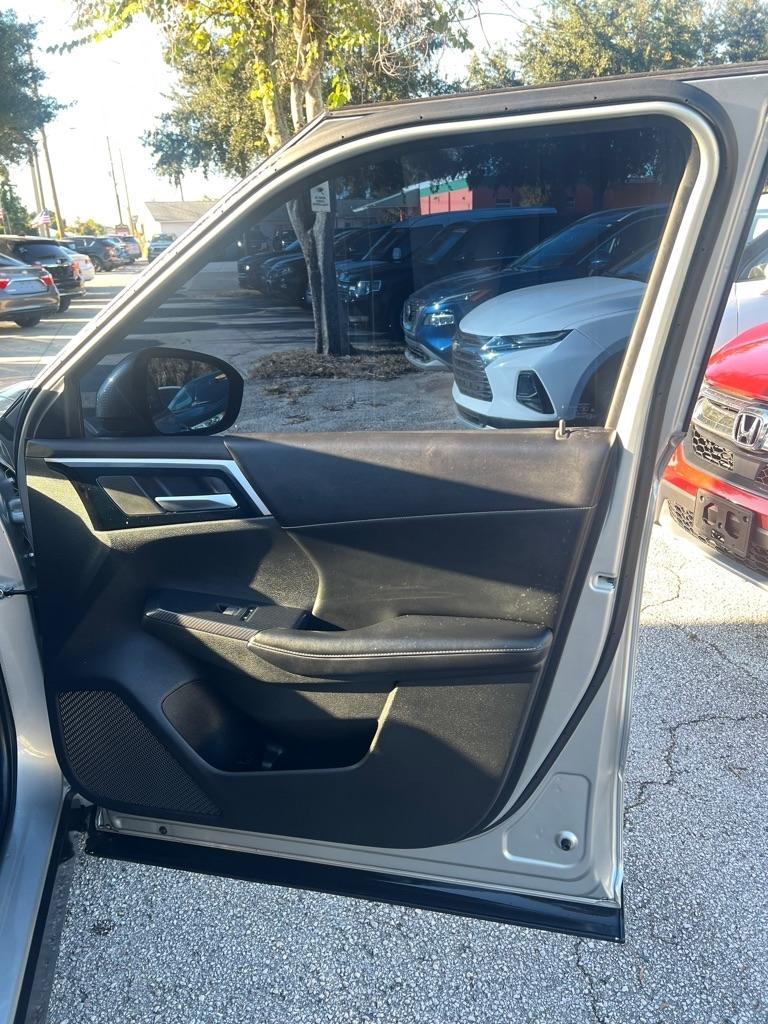 Mitsubishi Outlander SE Launch Edition FWD 2022