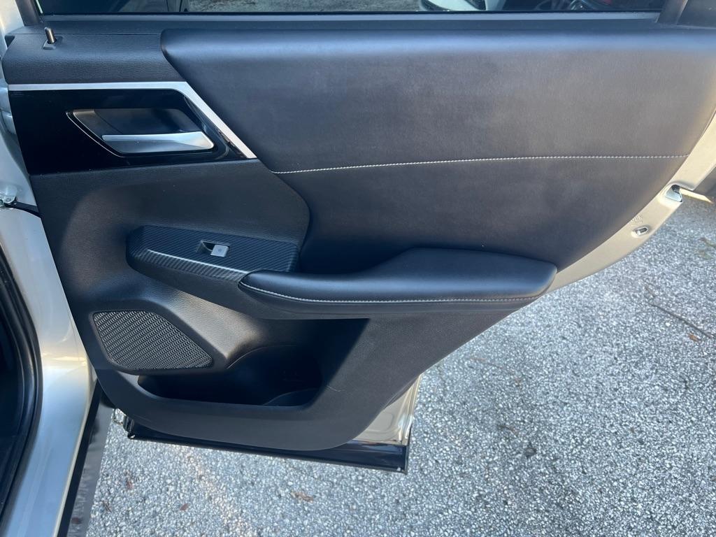 Mitsubishi Outlander SE Launch Edition FWD 2022