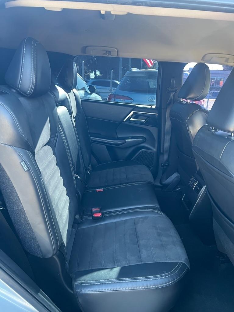 Mitsubishi Outlander SE Launch Edition FWD 2022