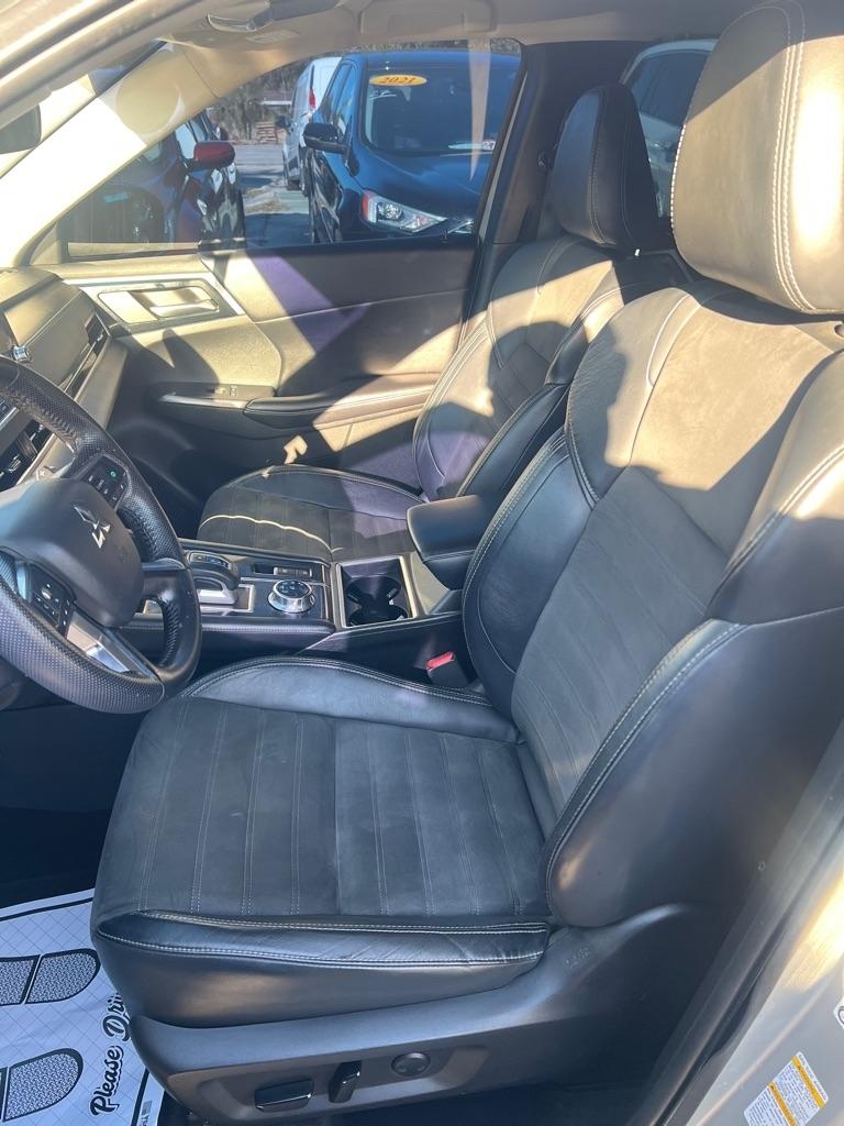 Mitsubishi Outlander SE Launch Edition FWD 2022