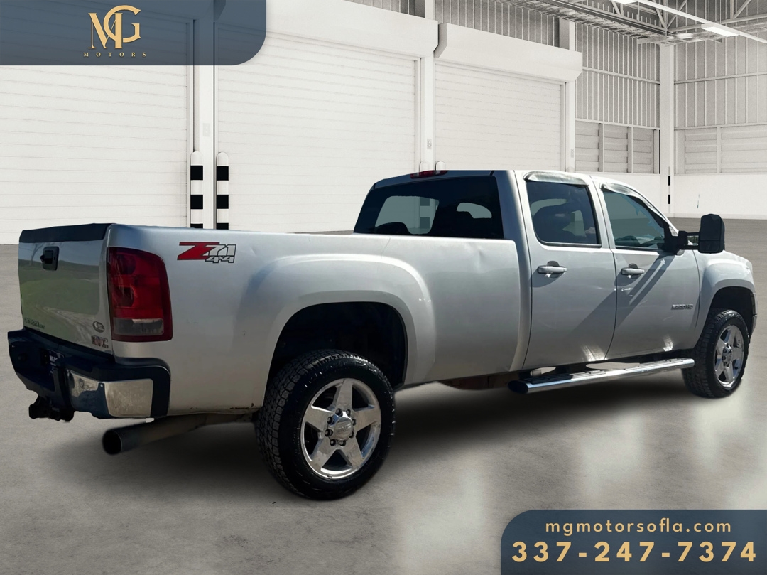 GMC Sierra 2500HD SLT Crew Cab 4WD 2013 GMC Sierra 2500HD SLT Crew Cab 4WD 2013