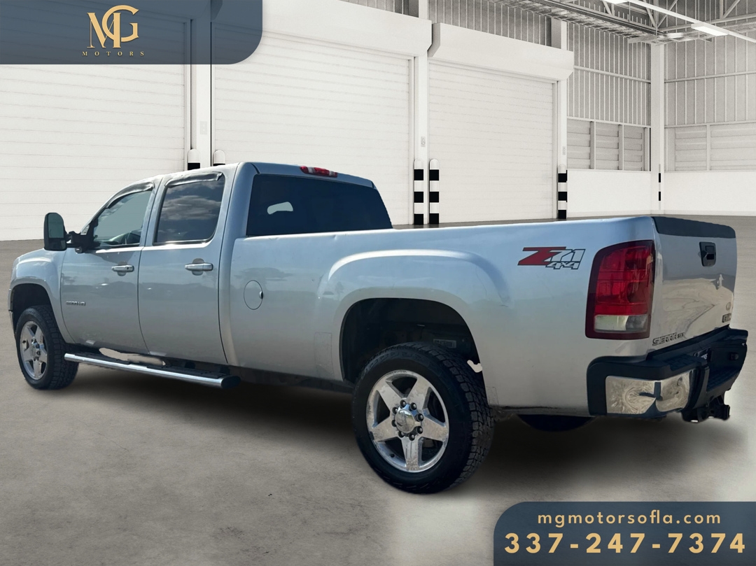 GMC Sierra 2500HD SLT Crew Cab 4WD 2013 GMC Sierra 2500HD SLT Crew Cab 4WD 2013