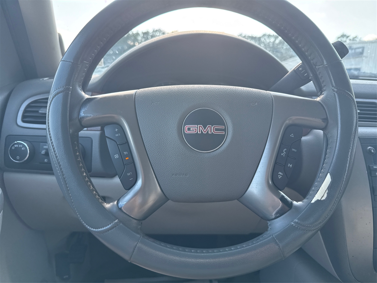 GMC Sierra 2500HD SLT Crew Cab 4WD 2013 GMC Sierra 2500HD SLT Crew Cab 4WD 2013