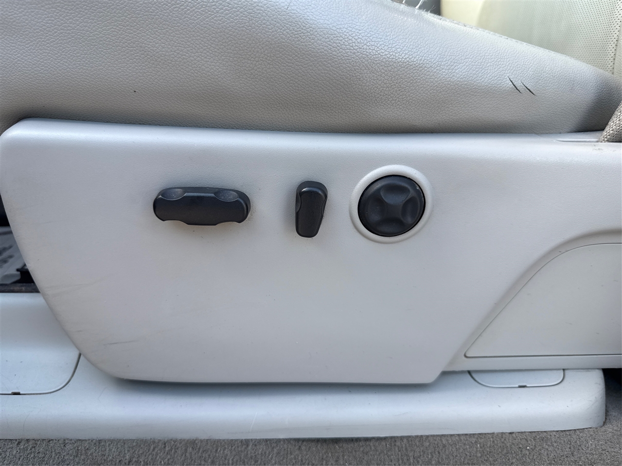 GMC Sierra 2500HD SLT Crew Cab 4WD 2013 GMC Sierra 2500HD SLT Crew Cab 4WD 2013