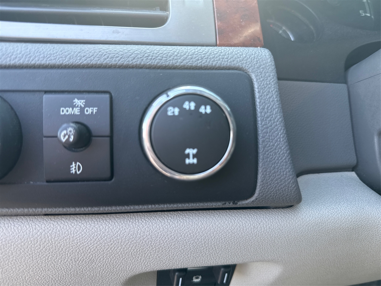 GMC Sierra 2500HD SLT Crew Cab 4WD 2013 GMC Sierra 2500HD SLT Crew Cab 4WD 2013