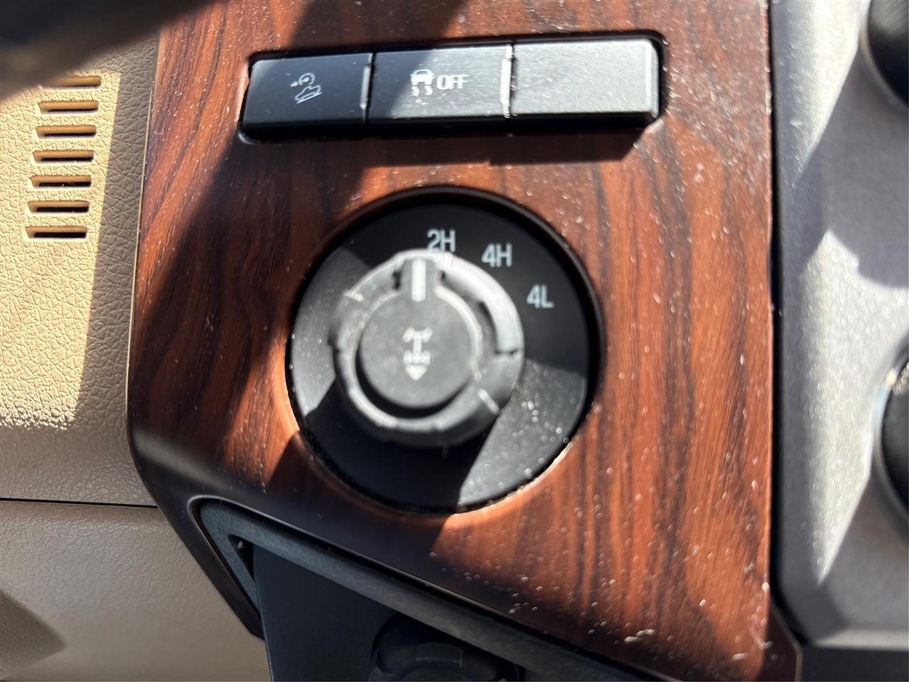 Ford F-250 SD Lariat Crew Cab 4WD 2013