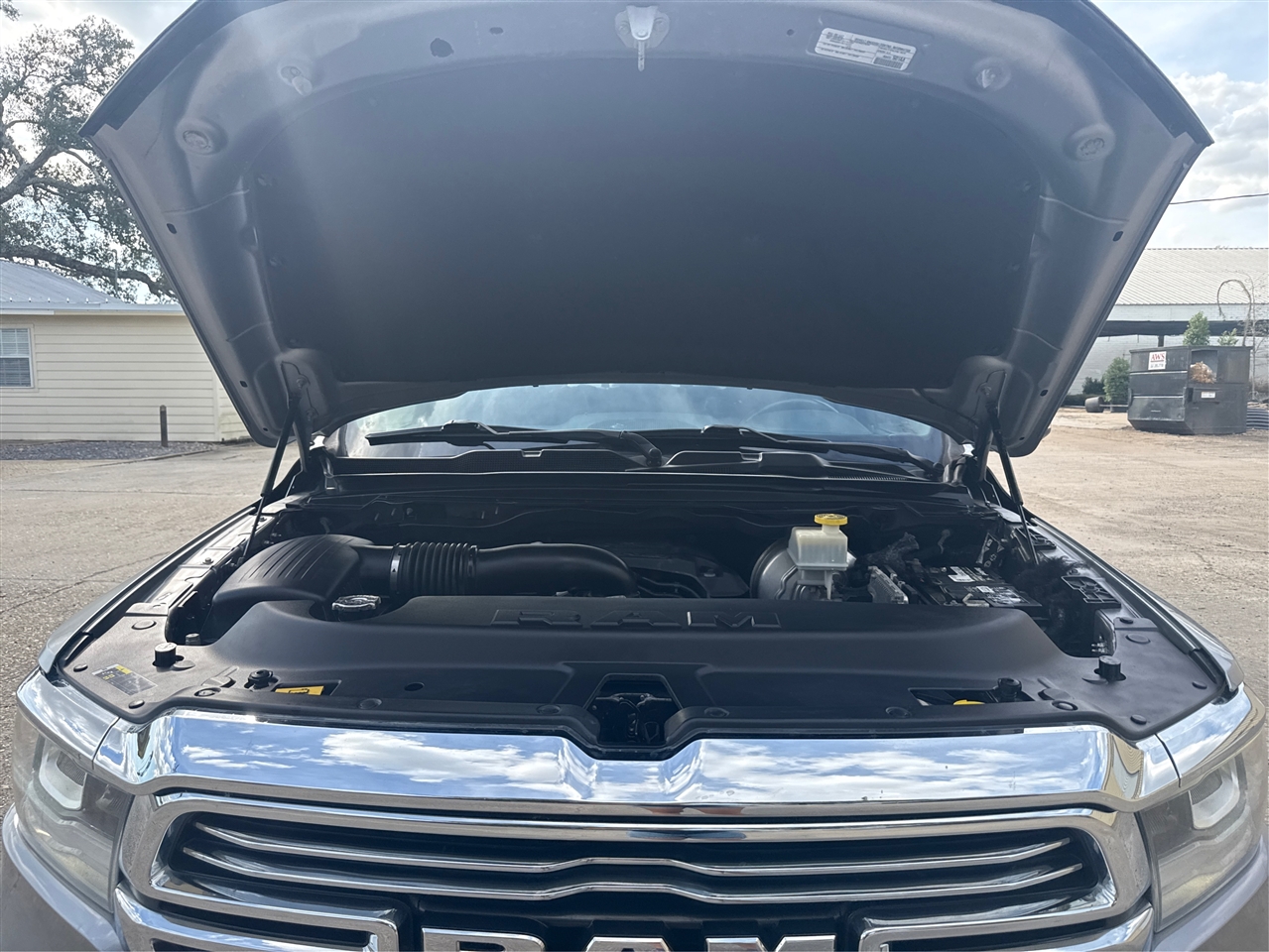 RAM 1500 Laramie Quad Cab 4WD 2020 RAM 1500 Laramie Quad Cab 4WD 2020