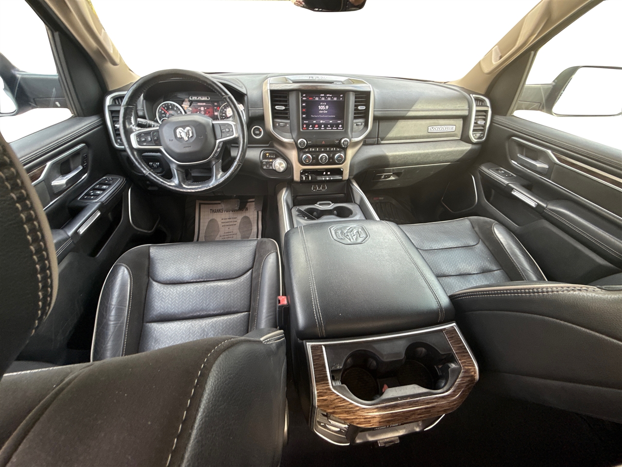 RAM 1500 Laramie Quad Cab 4WD 2020 RAM 1500 Laramie Quad Cab 4WD 2020