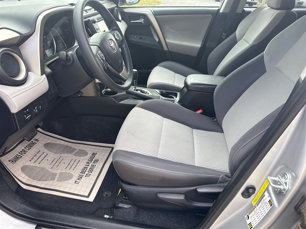 Toyota RAV4 XLE FWD 2014