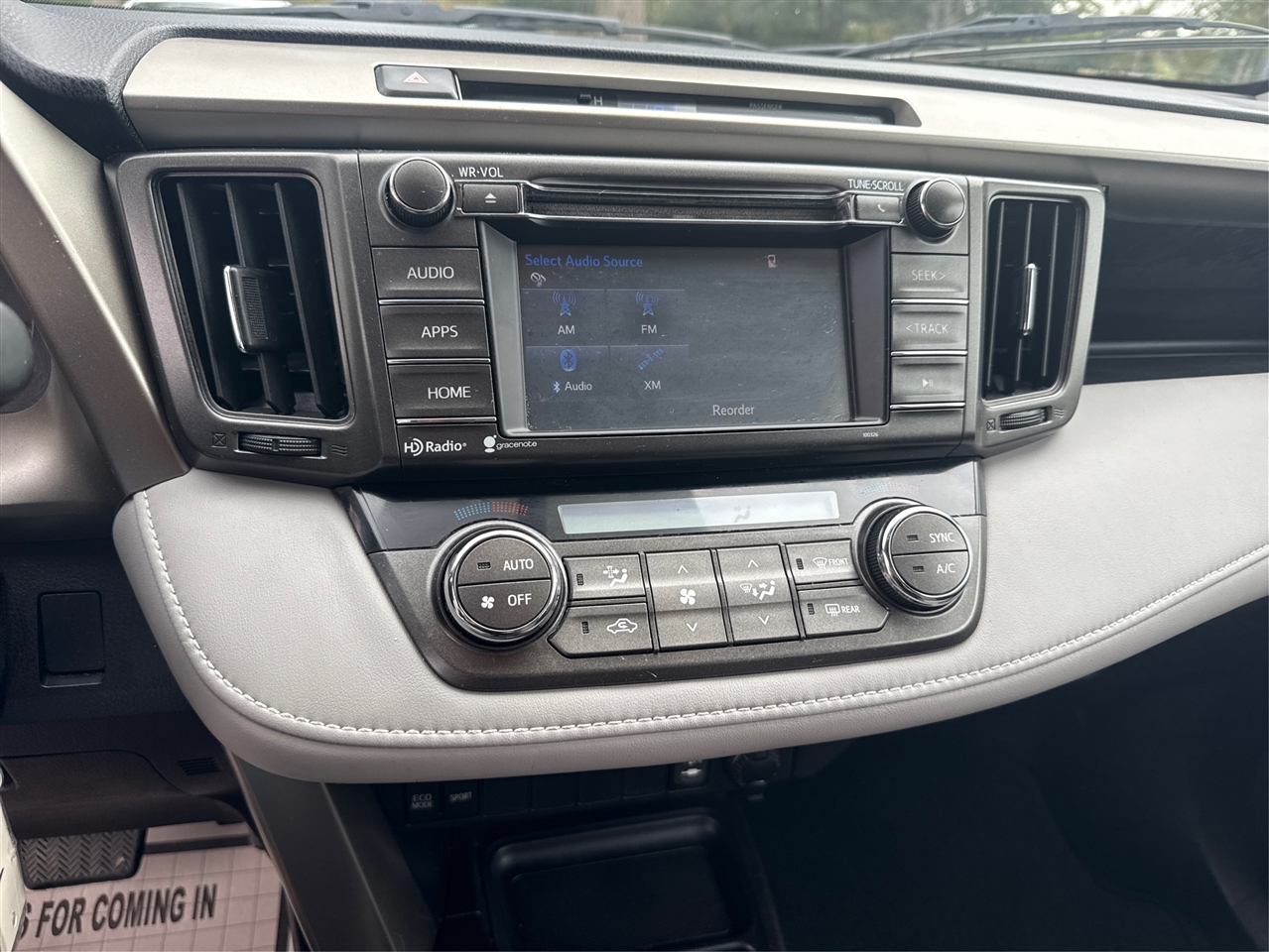 Toyota RAV4 XLE FWD 2014