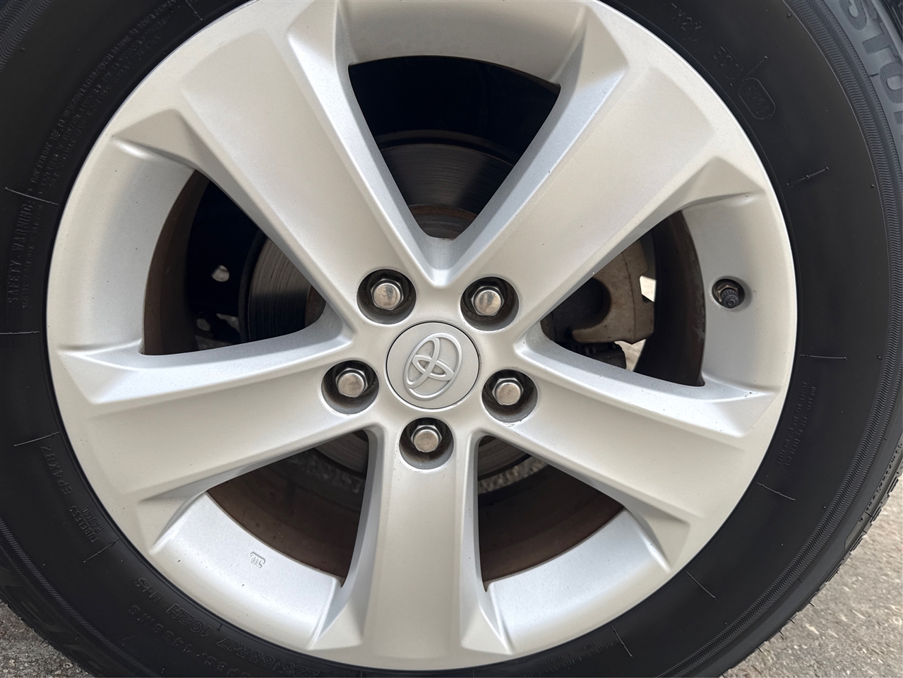 Toyota RAV4 XLE FWD 2014