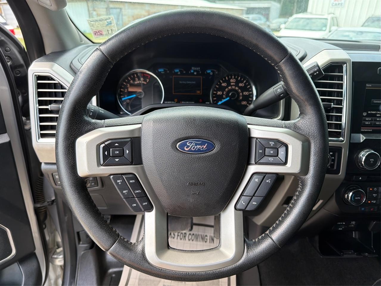 Ford F-150 Lariat SuperCrew 5.5-ft. Bed 4WD 2015