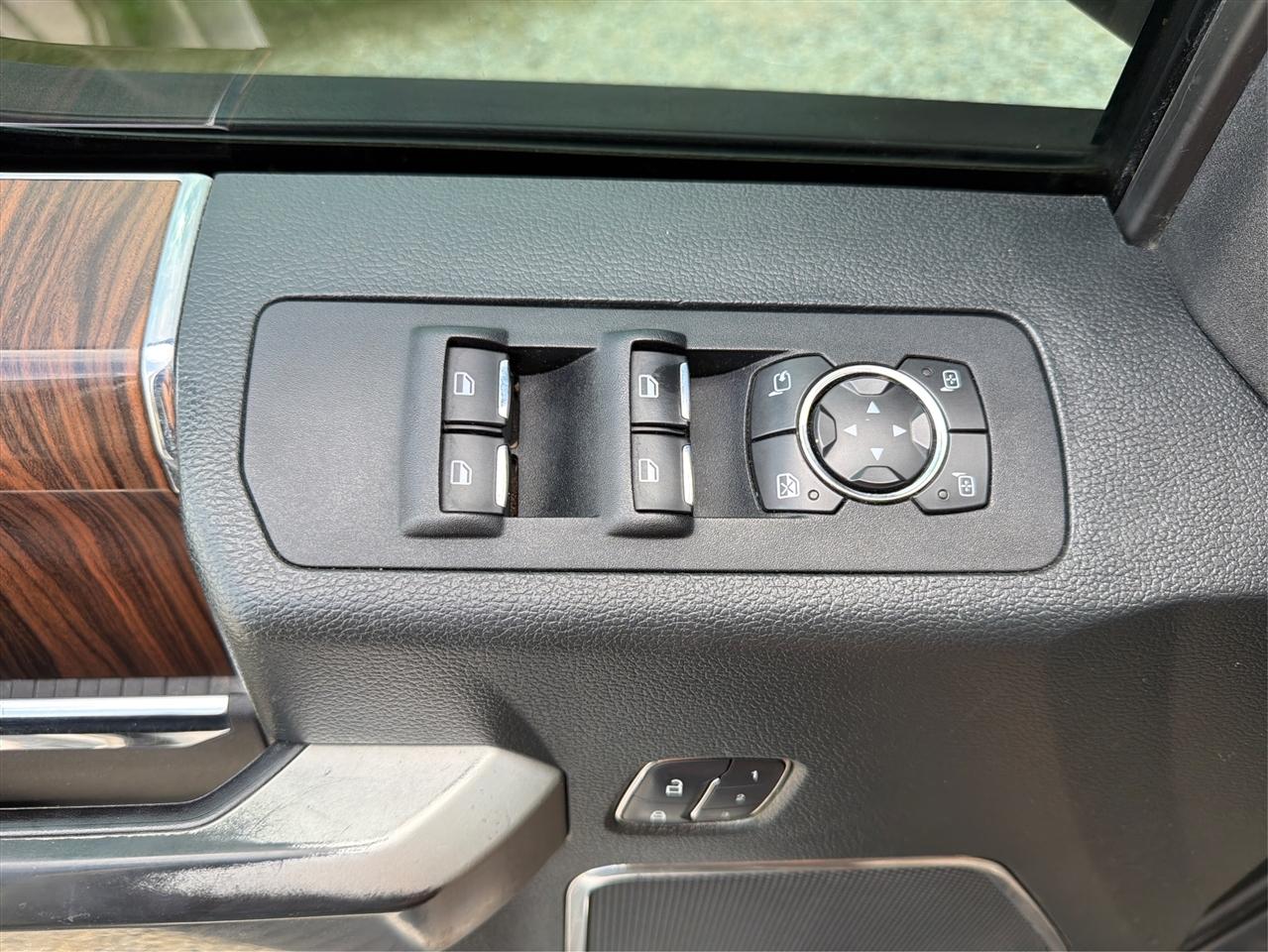 Ford F-150 Lariat SuperCrew 5.5-ft. Bed 4WD 2015