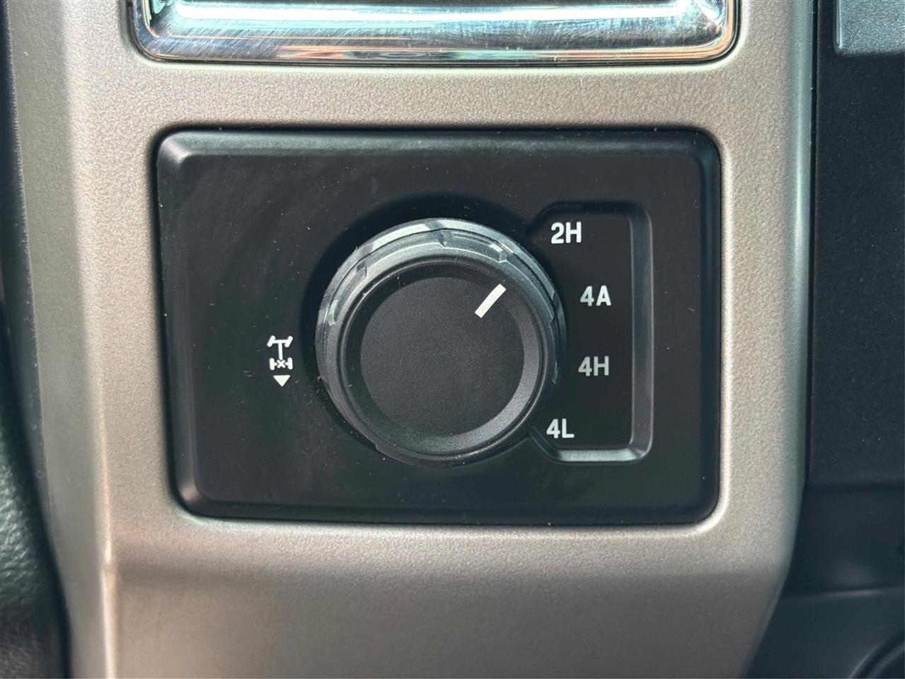 Ford F-150 Lariat SuperCrew 5.5-ft. Bed 4WD 2015