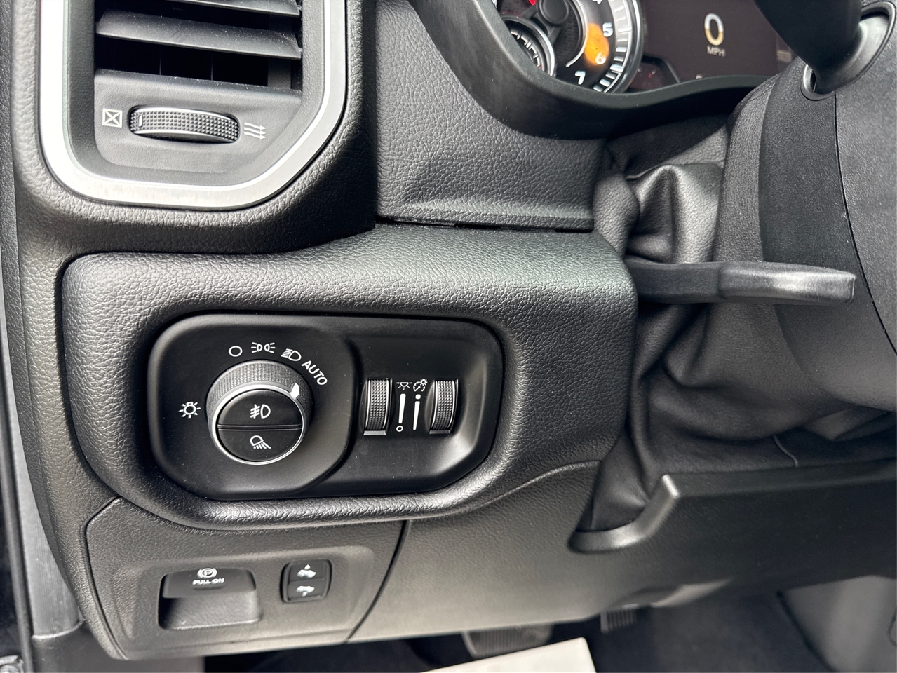 RAM 1500 Big Horn Crew Cab SWB 2WD 2019