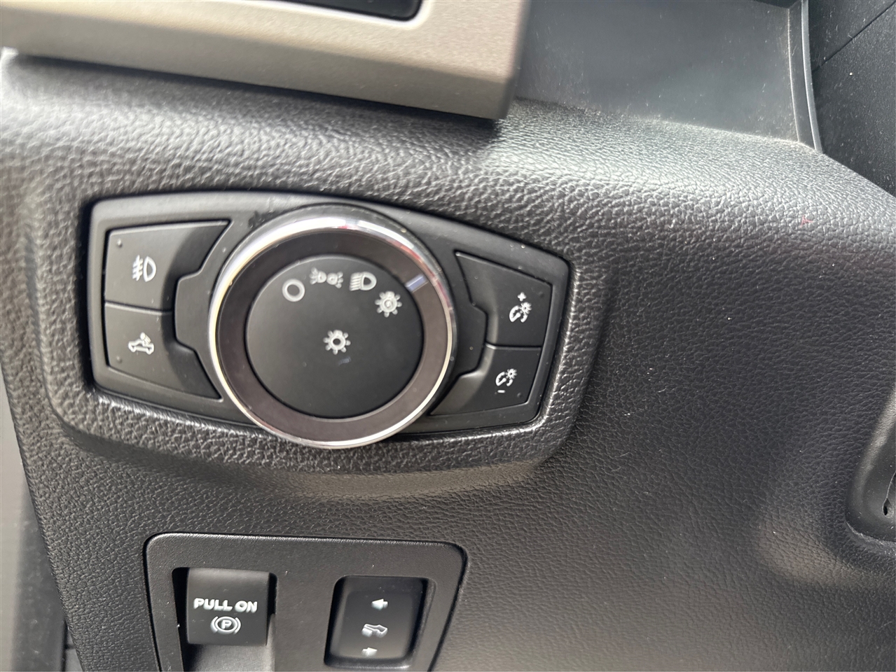 Ford F-150 Lariat SuperCrew 5.5-ft. Bed 4WD 2018