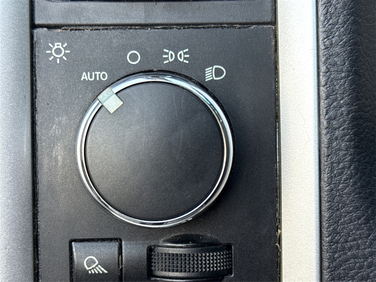 RAM 2500 SLT Crew Cab SWB 4WD 2012