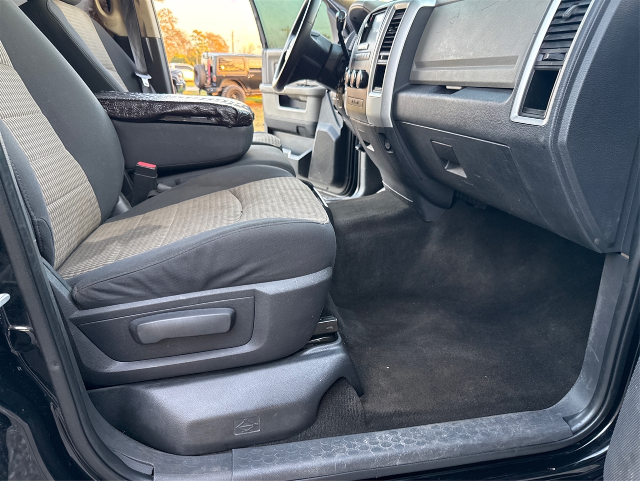 RAM 2500 SLT Crew Cab SWB 4WD 2012