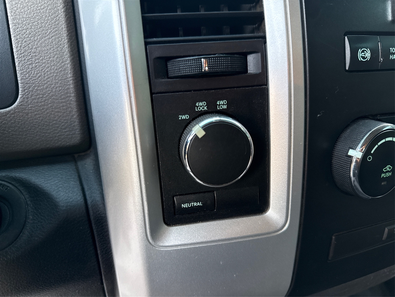 RAM 2500 SLT Crew Cab SWB 4WD 2012