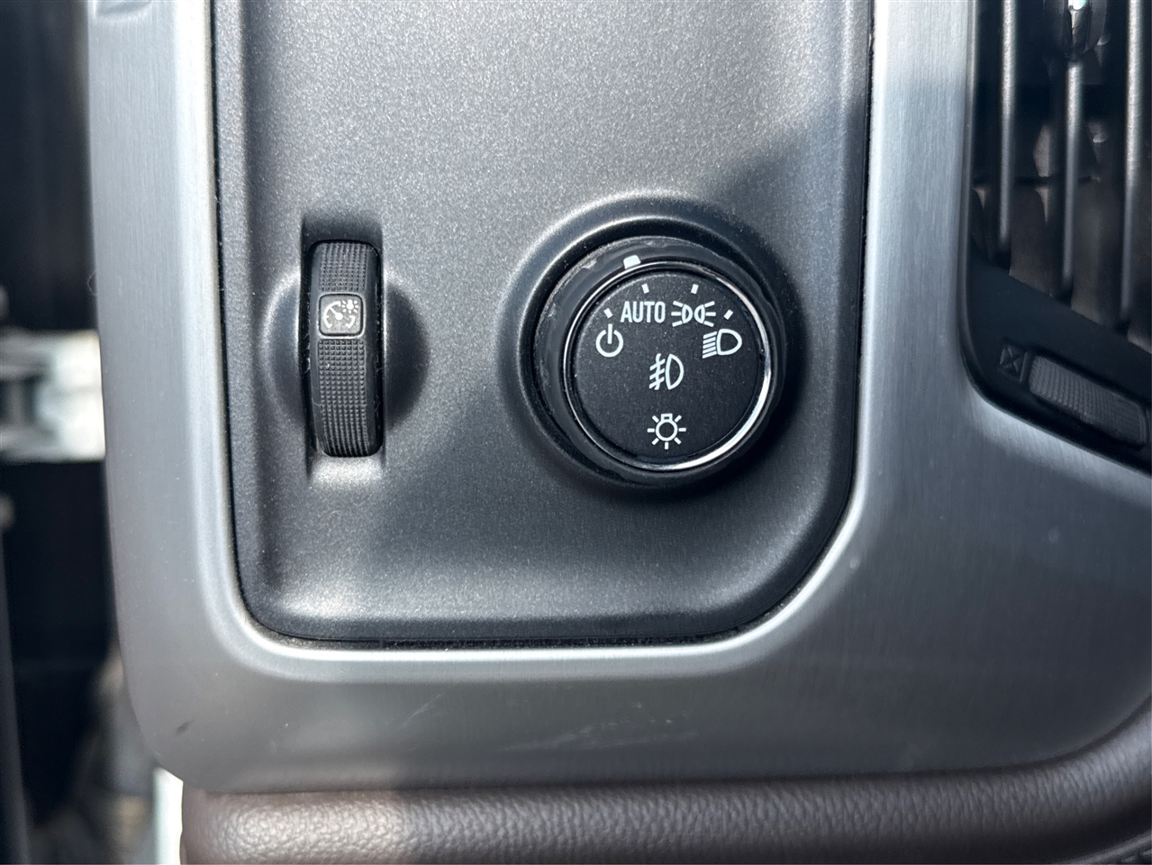 GMC Sierra 1500 SLE Crew Cab 2WD 2017