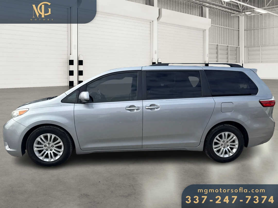 Toyota Sienna XLE FWD 8-Passenger V6 2016