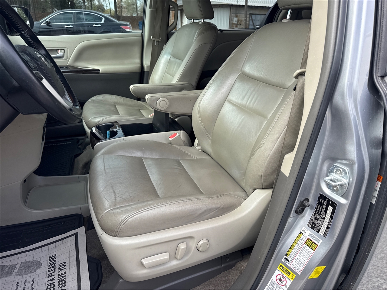 Toyota Sienna XLE FWD 8-Passenger V6 2016