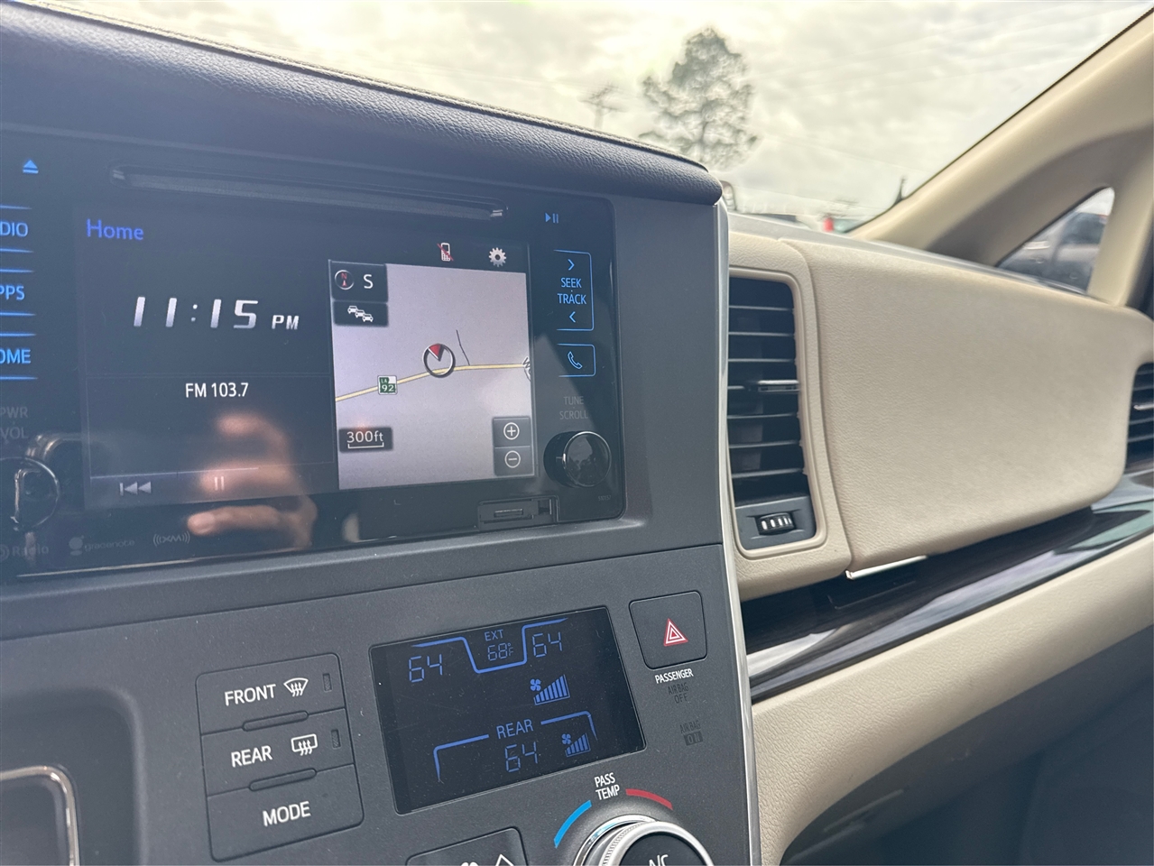 Toyota Sienna XLE FWD 8-Passenger V6 2016