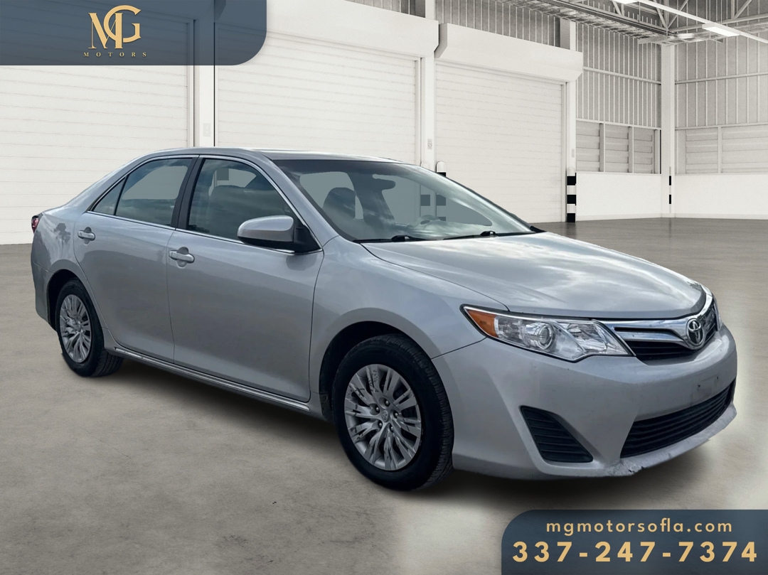 2012 Toyota Camry LE's photo