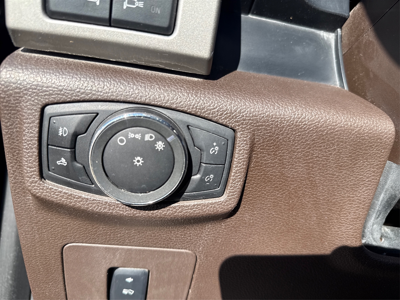 Ford F-150 King-Ranch SuperCrew 5.5-ft. Bed 4WD 2015