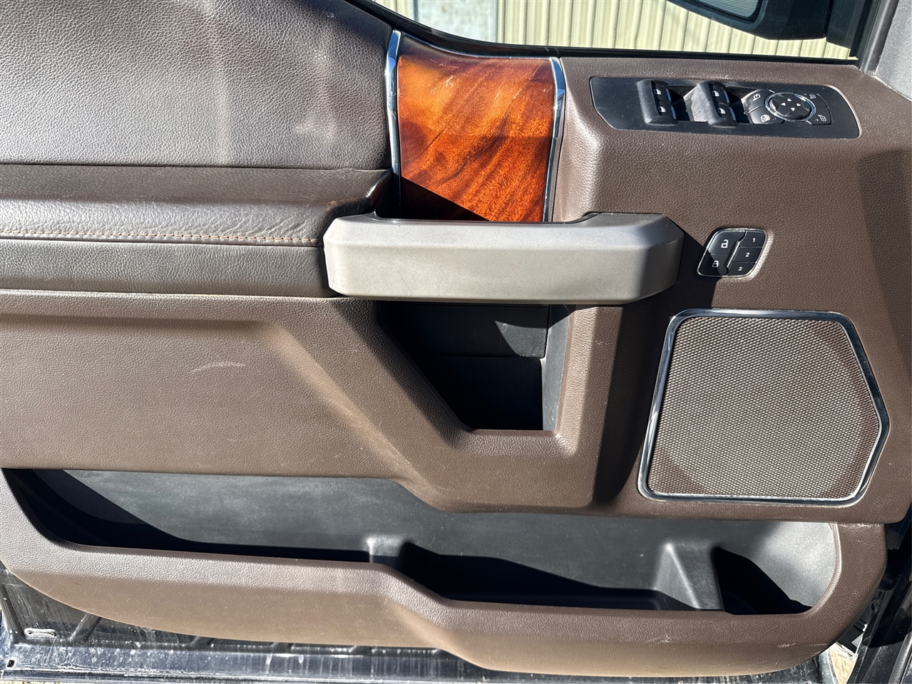 Ford F-150 King-Ranch SuperCrew 5.5-ft. Bed 4WD 2015