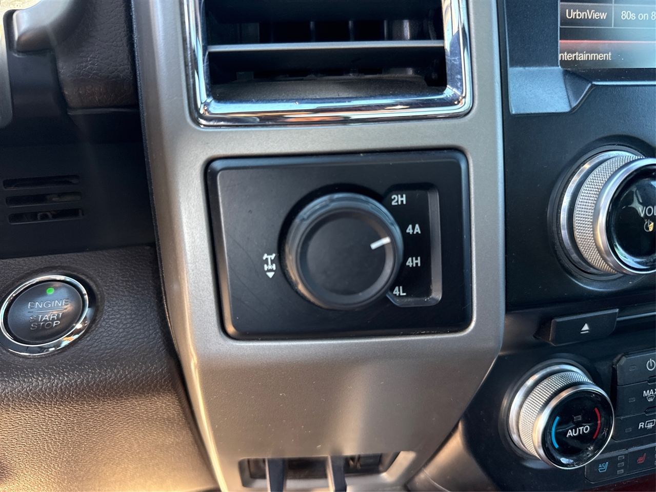 Ford F-150 King-Ranch SuperCrew 5.5-ft. Bed 4WD 2015