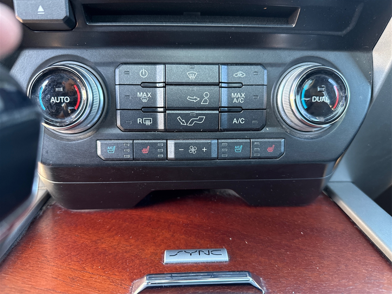 Ford F-150 King-Ranch SuperCrew 5.5-ft. Bed 4WD 2015