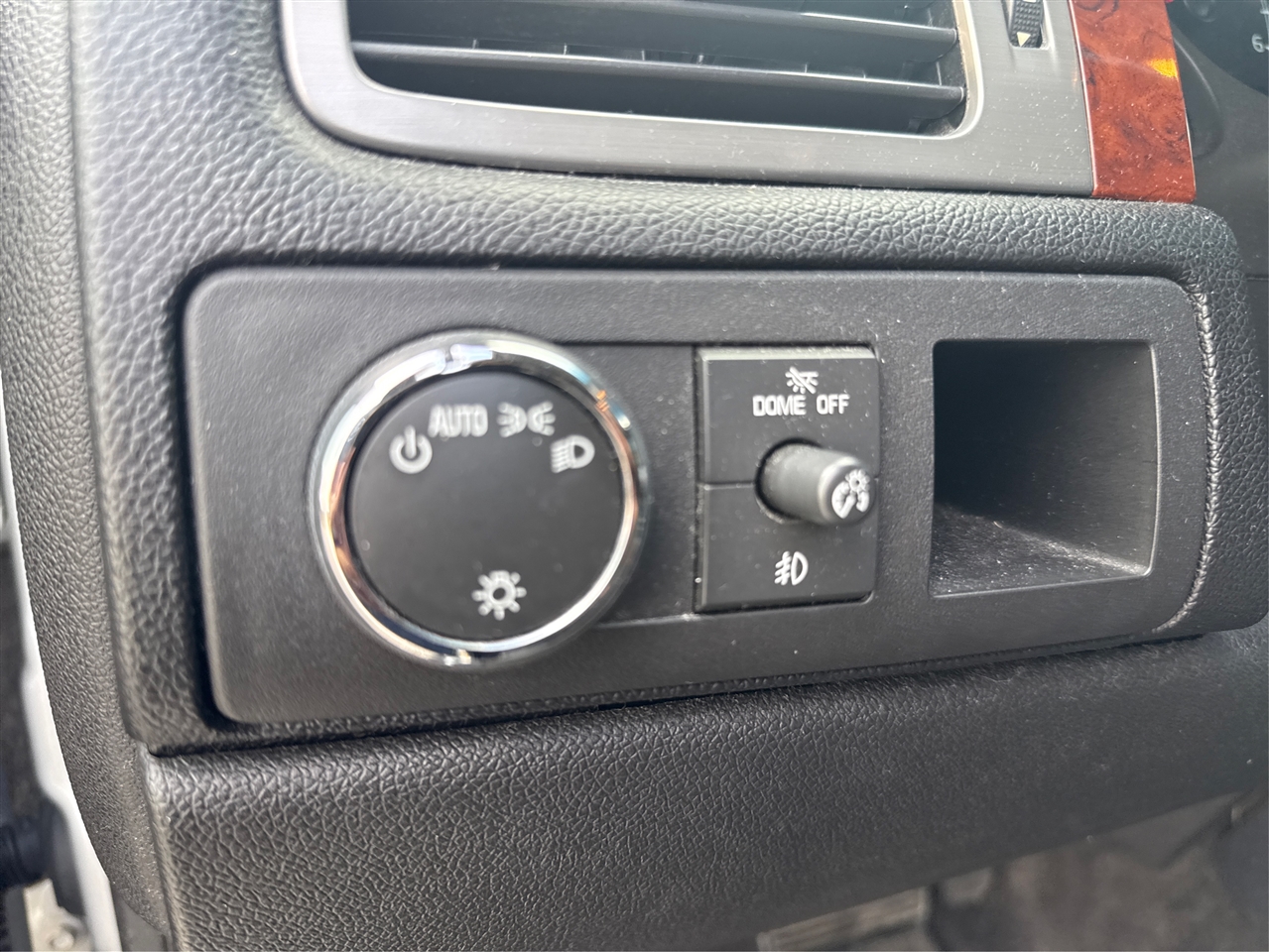 GMC Yukon SLE 2WD 2012