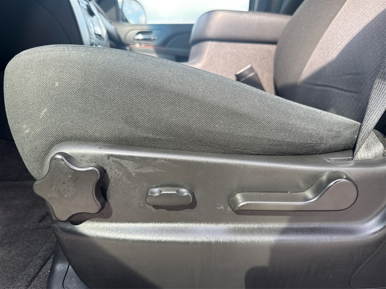 GMC Yukon SLE 2WD 2012