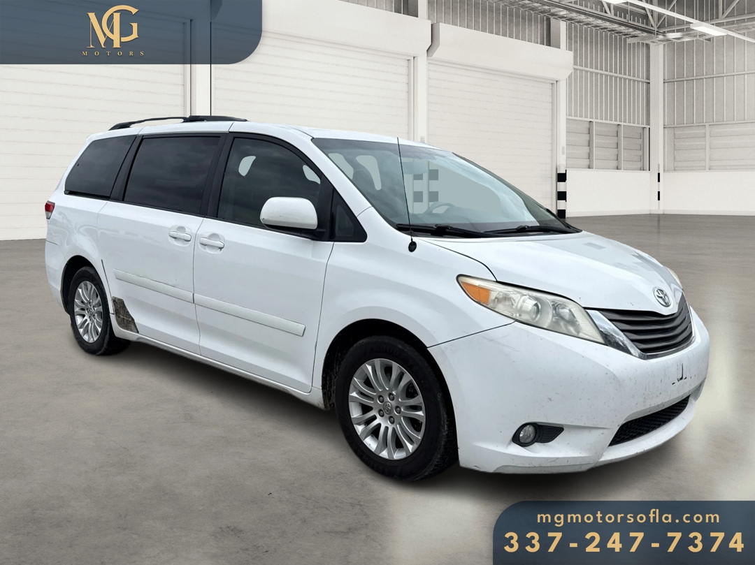 2012 Toyota Sienna XLE's photo