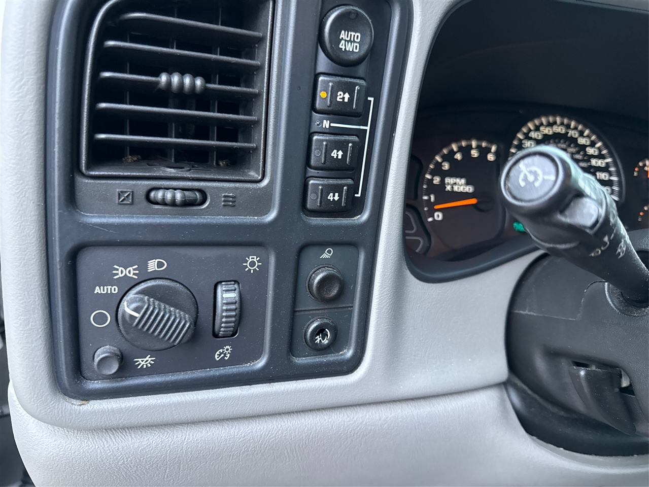 GMC Sierra 1500 SLE Crew Cab Short Bed 4WD 2005