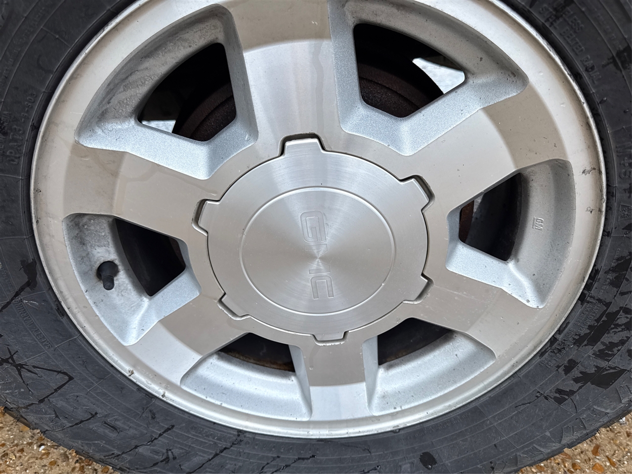 GMC Sierra 1500 SLE Crew Cab Short Bed 4WD 2005