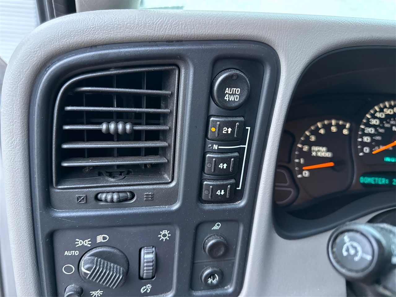 GMC Sierra 1500 SLE Crew Cab Short Bed 4WD 2005